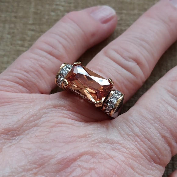 Gold And Silver Tone Multi-Faceted Orange Glass Ring - Picture 9 of 14